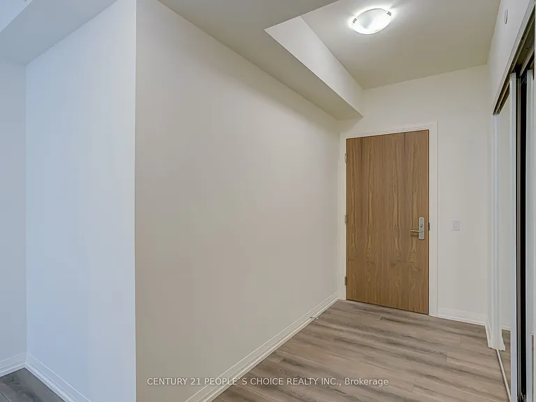27 Korda Gate #2403 — Photo 8