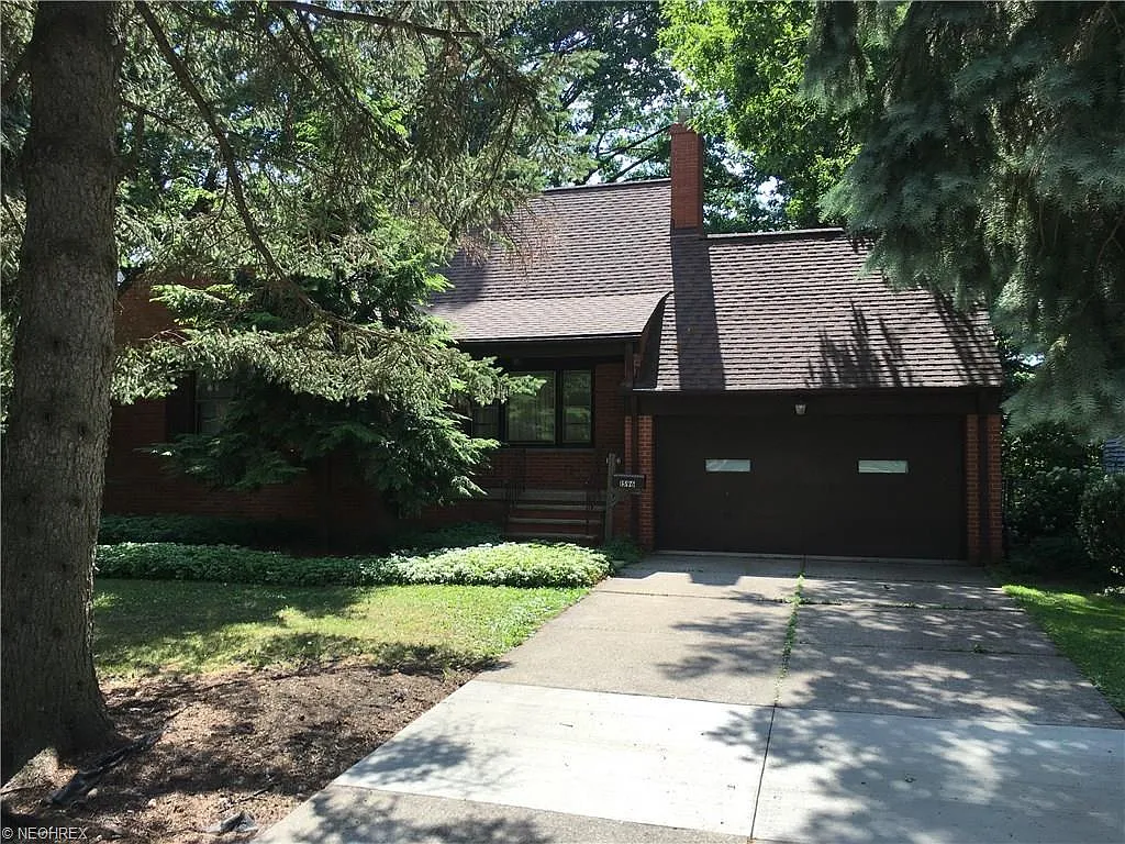 1596 Crest Rd photo 1
