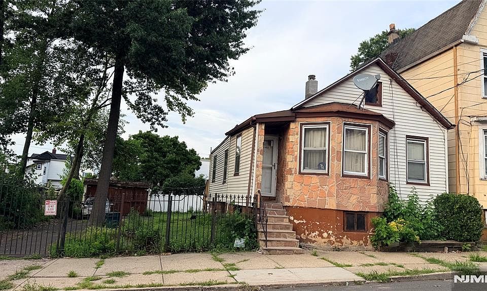 1st image of 38 Grove Ter #40