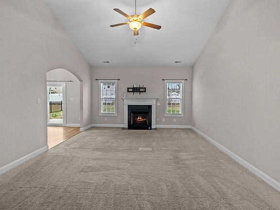 3rd image of 1005 Clydesdale Ct