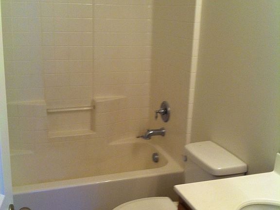 4th image of 15045 Bluffside Ln
