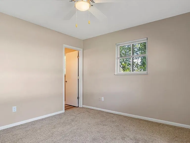 32 Sundowner Ln — Photo 3