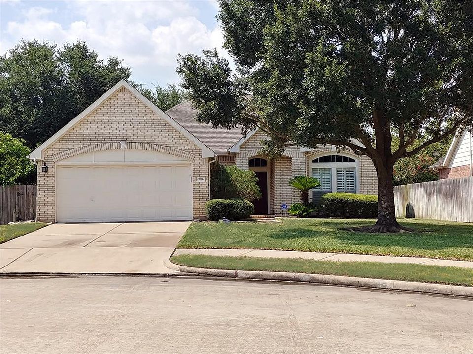 1st image of 21606 Valley Oaks Ct