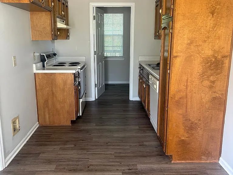 2025 Brewster Rd — Photo 3