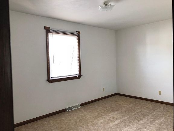 2nd image of 3846 Canterbury Dr