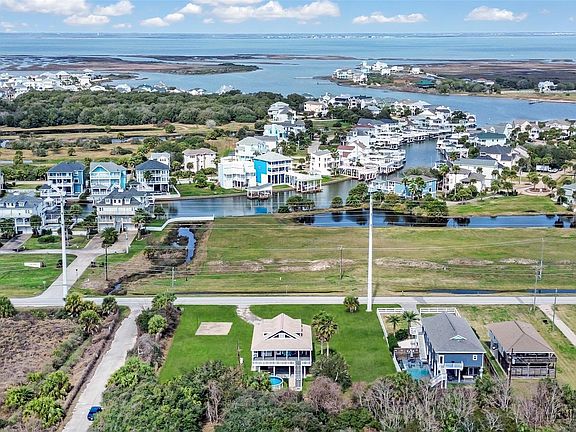 2nd image of 13611 Stewart Rd