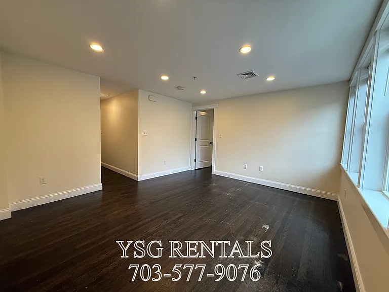 24 Sunset St #1 — Photo 9