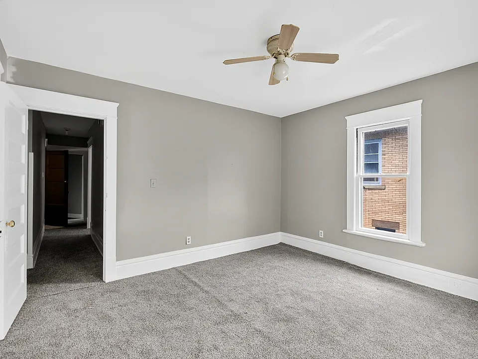 93 Oakdale Ave #4