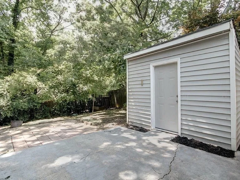 925 Westland Dr — Photo 7