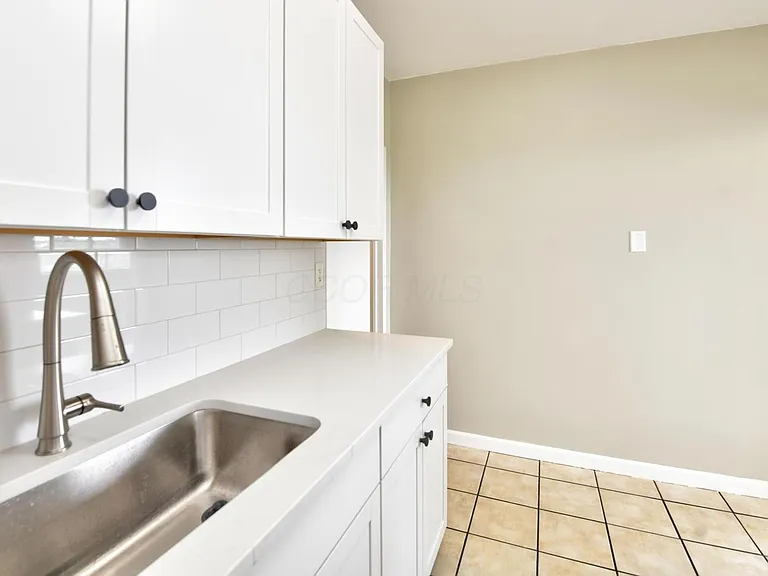1620 E Broad St #1202 — Photo 19