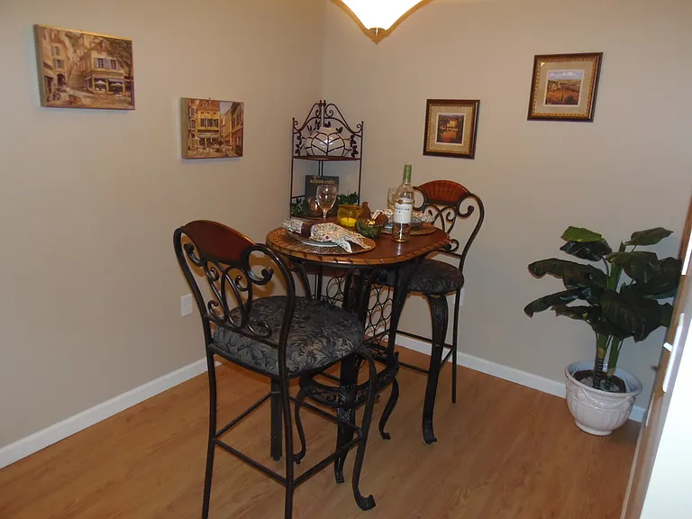 Brooks Edge Apartments — Photo 29