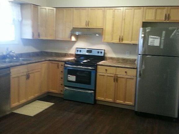 3rd image of 10137 Breezy Ln