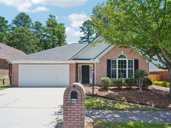 2733 Newtons Crest Cir, Snellville, GA 30078