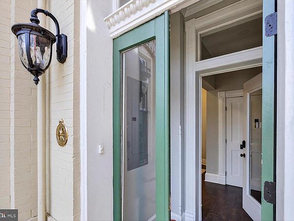 3rd image of 212 5th St NE