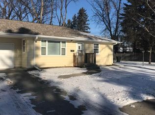 316 24th Ave S, Grand Forks, ND 58201