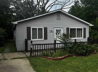 61 E New York Ave, Pontiac, MI 48340