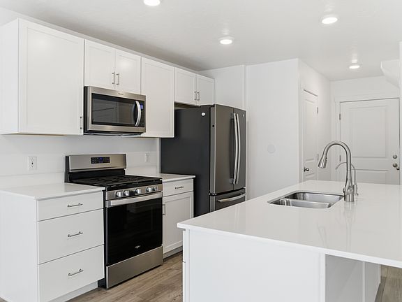 3rd image of 367 N Navigator Ct