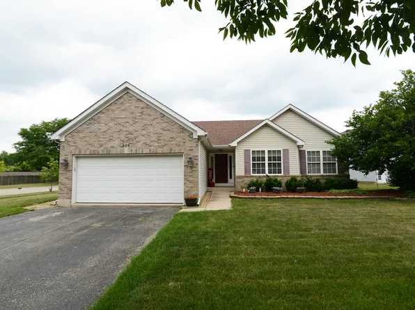 428 Spring Ridge Dr, Crystal Lake, IL 60012