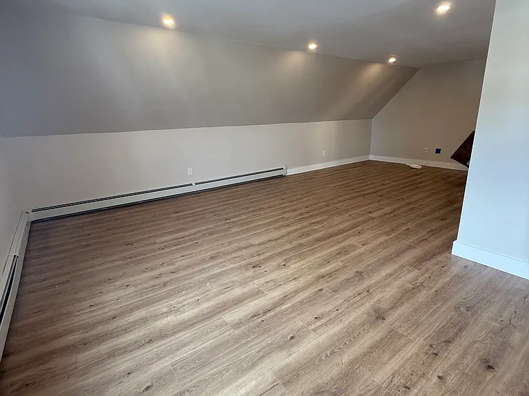 209 Central Ave #4 — Photo 8