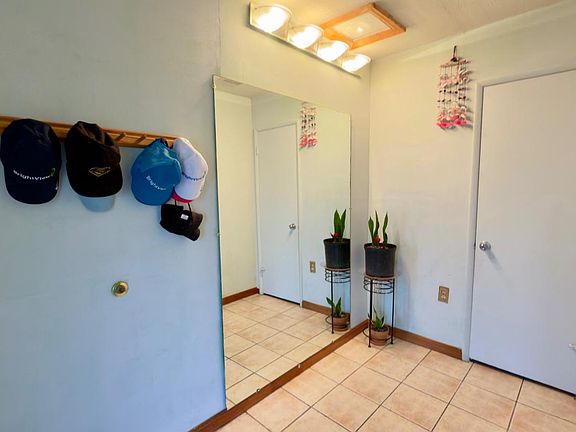 4th image of 2219 Southgate Sq