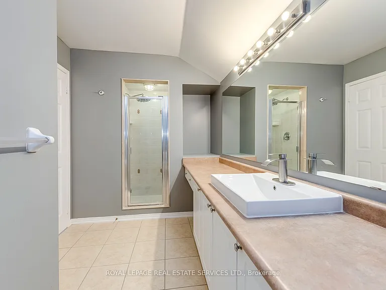 204 Roxton Rd — Photo 34