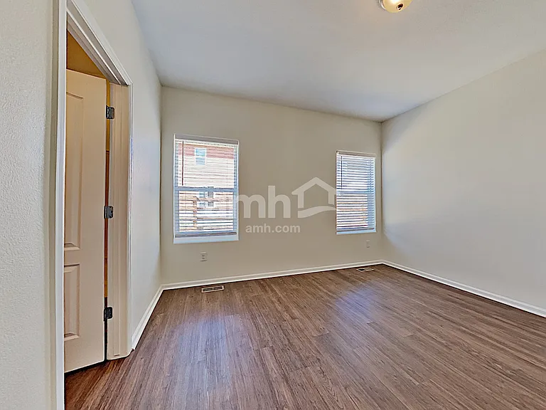 551 Reserve Ave — Photo 10