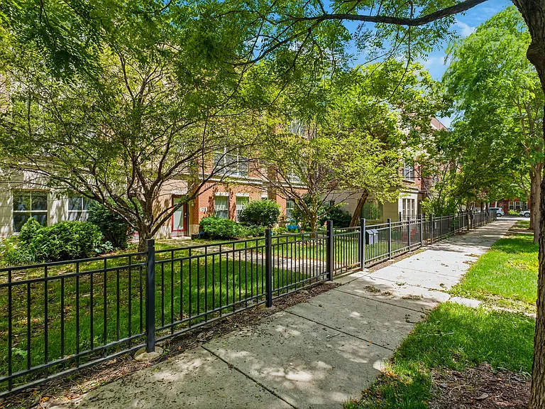 1214 W Grenshaw St — Photo 3