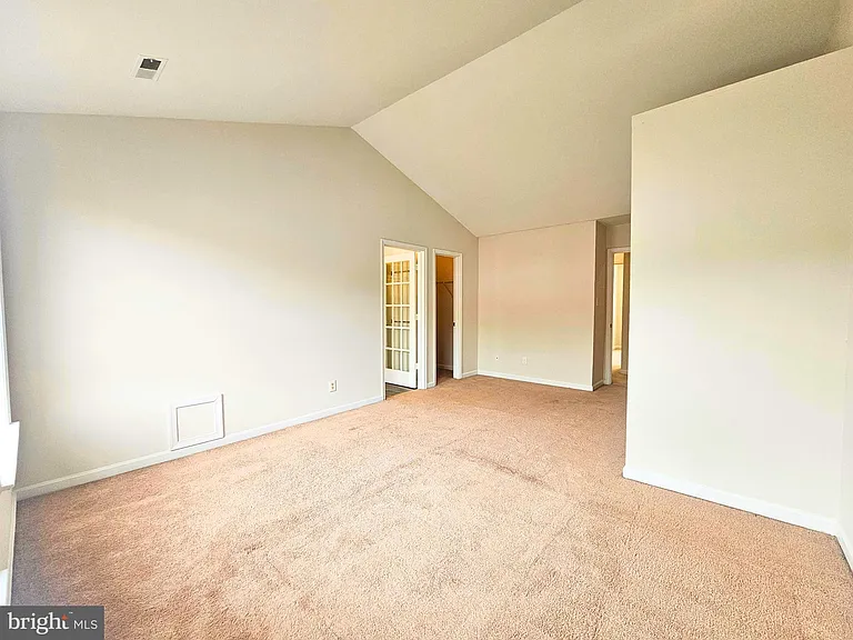 303 Dundee Pl — Photo 12