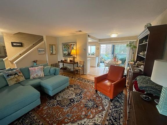 3rd image of 4523 Chateau Dr