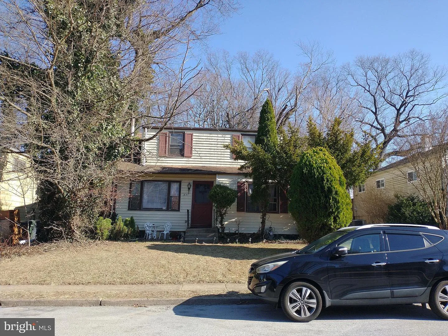 851 Maple Ave photo 1