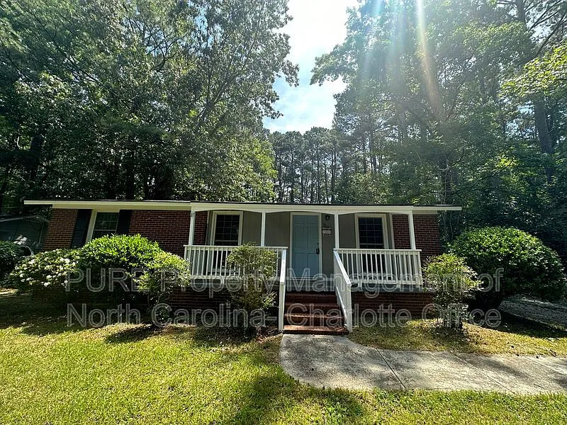 Lockwood — Photo 2