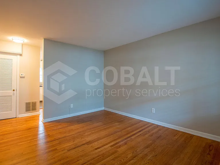 3607 Roxboro Rd NE #8 — Photo 3