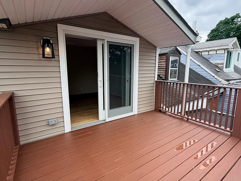 121 E Union St — Photo 41