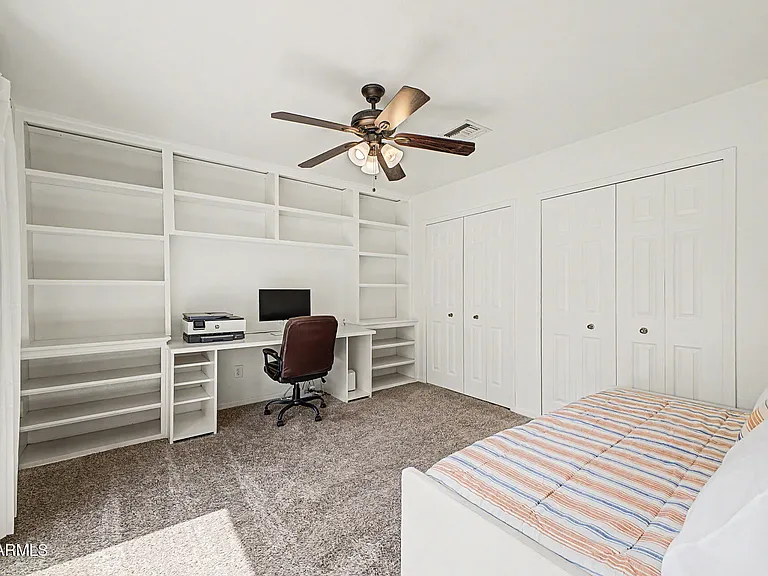 2445 S Catarina — Photo 22