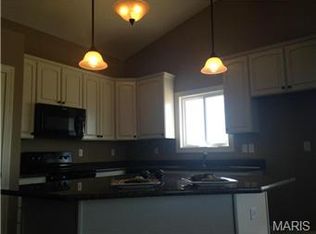 2909 Rock Crest Dr #2913, Washington, MO 63090