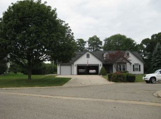 7200 Willow Oak Dr, West Bloomfield, MI
