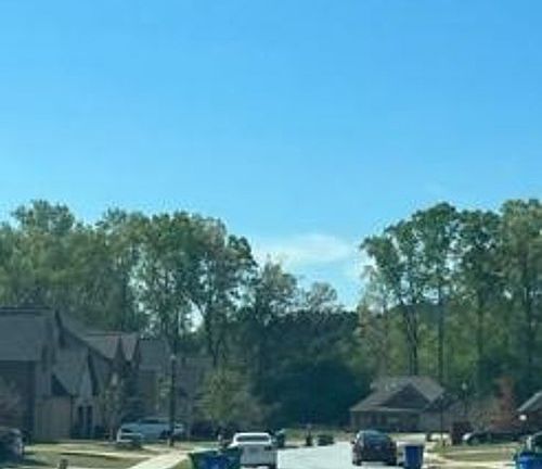 Exterior Neighborhood (street photo)