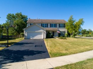 1482 Sutton Cir, Wauconda, IL 60084