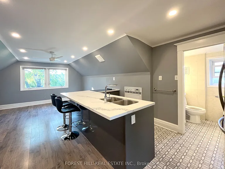 303 Lonsdale Rd #3 — Photo 5