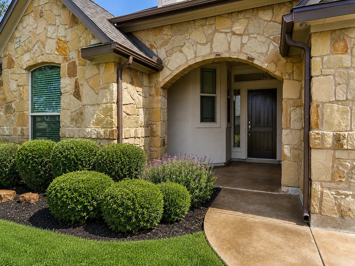 4 bed, 2392 sqft, $3,725 — Photo 3
