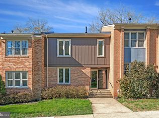 8309 Highcliffe Ct, Annandale, VA 22003