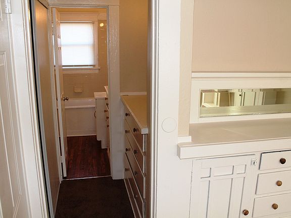 4th image of 236 Gaviota Ave