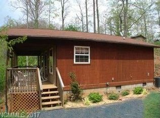 950 Henderson Rd, Franklin, NC 28734