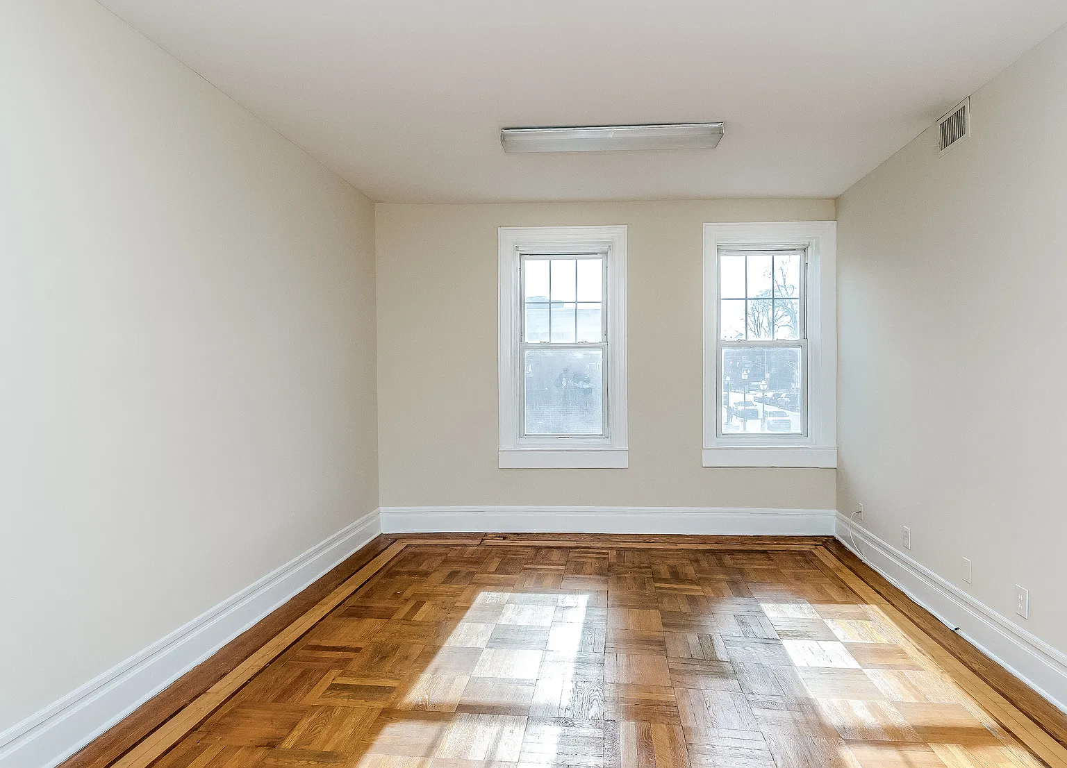 1 bed, 700 sqft, $2,300 — Photo 2