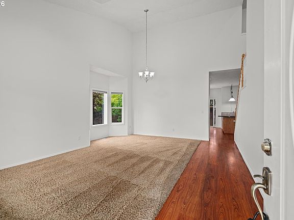 3rd image of 1753 NW Wonderview Ave