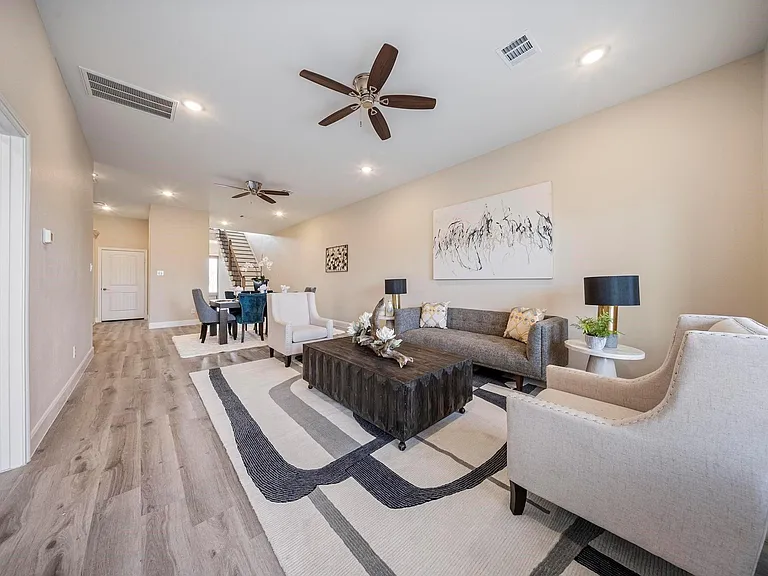 2015 Olivos St — Photo 10
