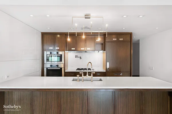 Rented by Sotheby's International Realty | media 25