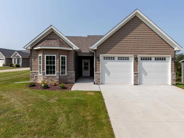 5120 Pandit Dr, Bettendorf, IA 52722