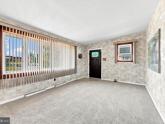 5th image of 7739 Whitaker Ave