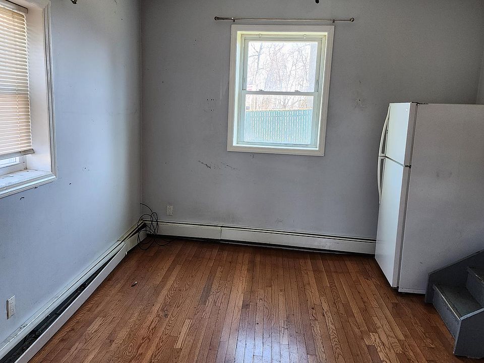 3337 W Railroad Ave Garnerville NY Zillow